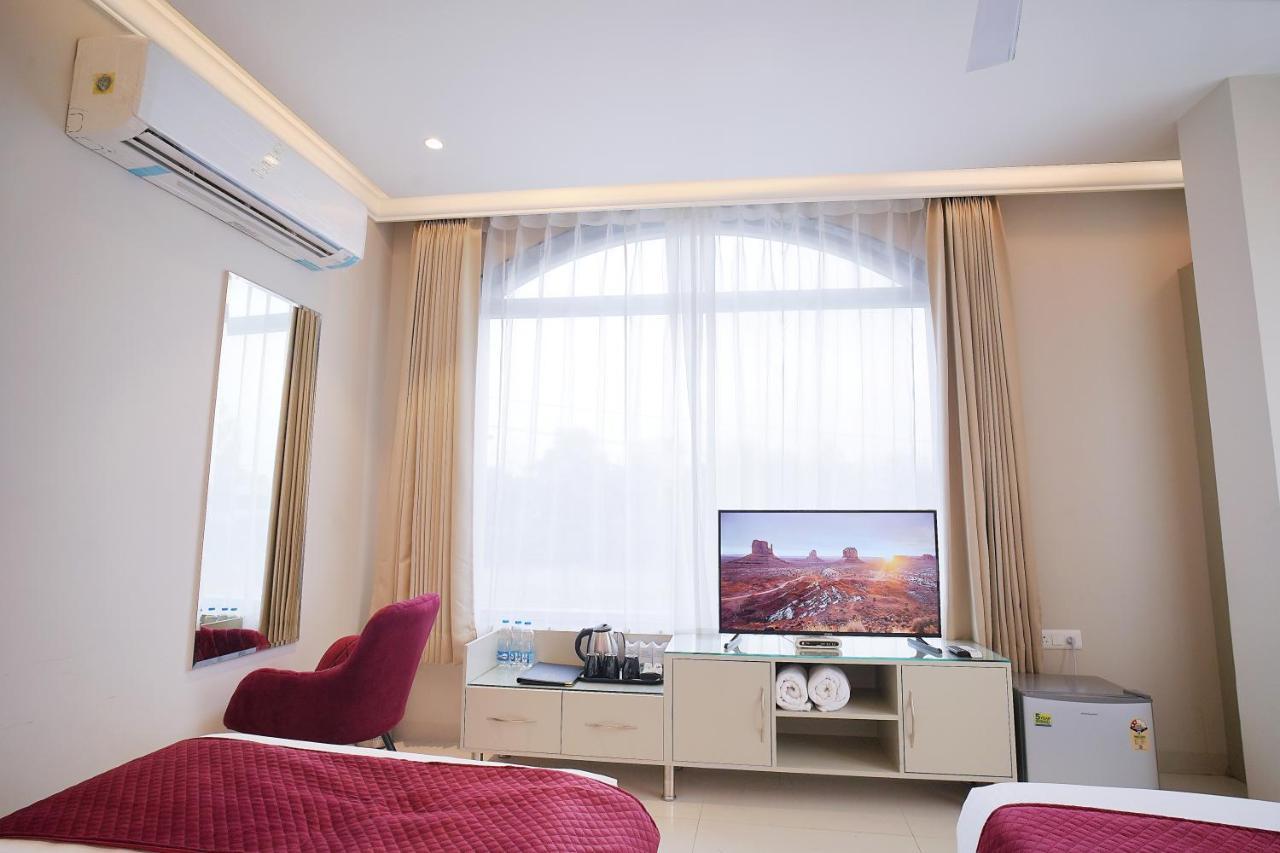 Hotel Green Land Heights 암리차르 외부 사진