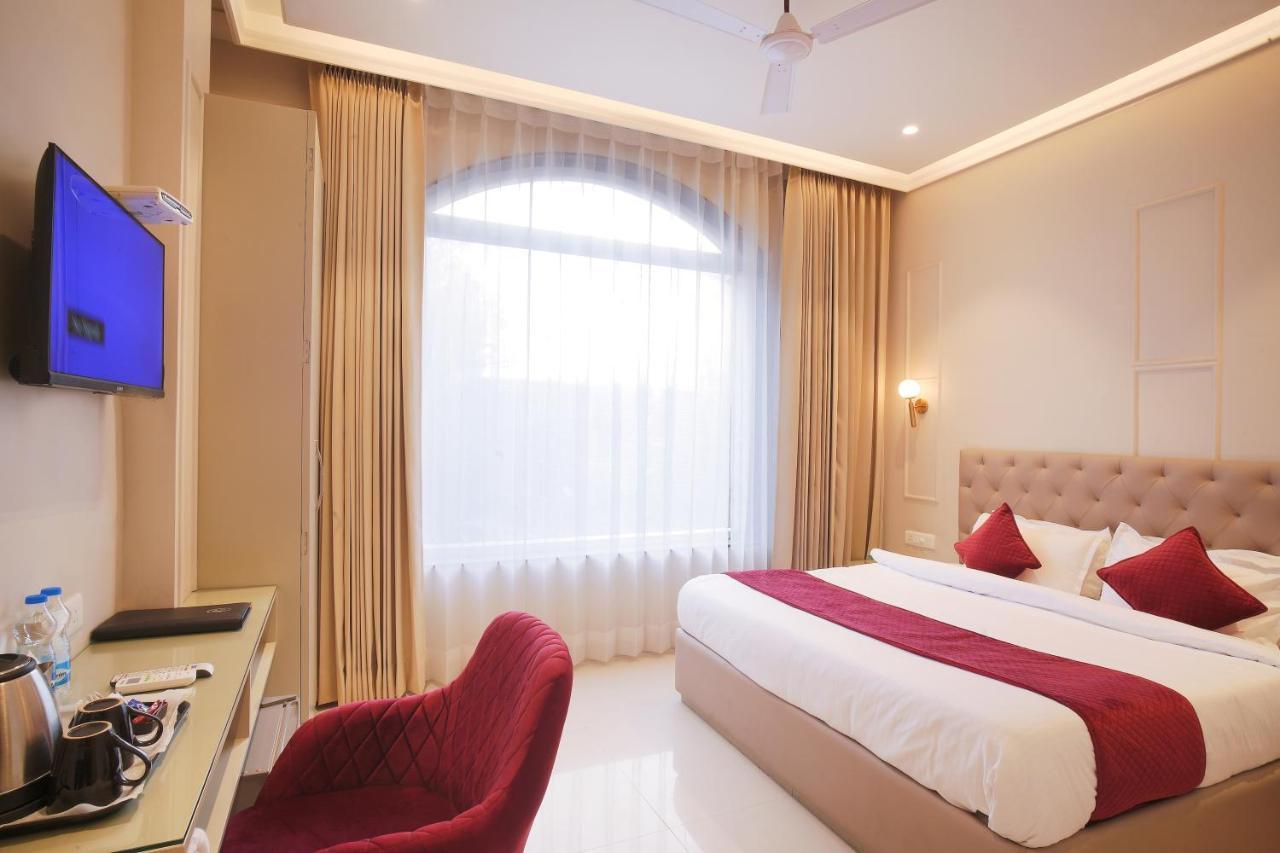 Hotel Green Land Heights 암리차르 외부 사진