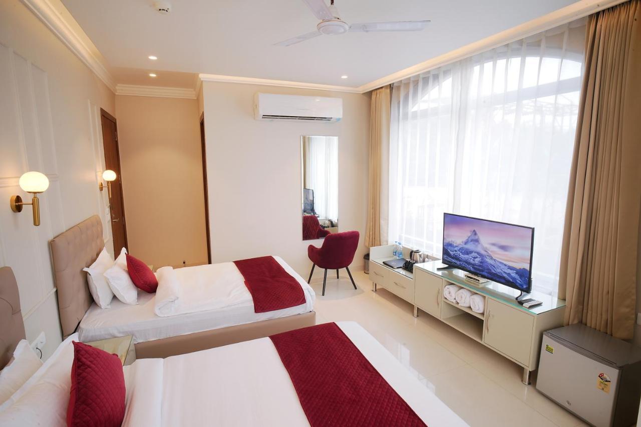 Hotel Green Land Heights 암리차르 외부 사진